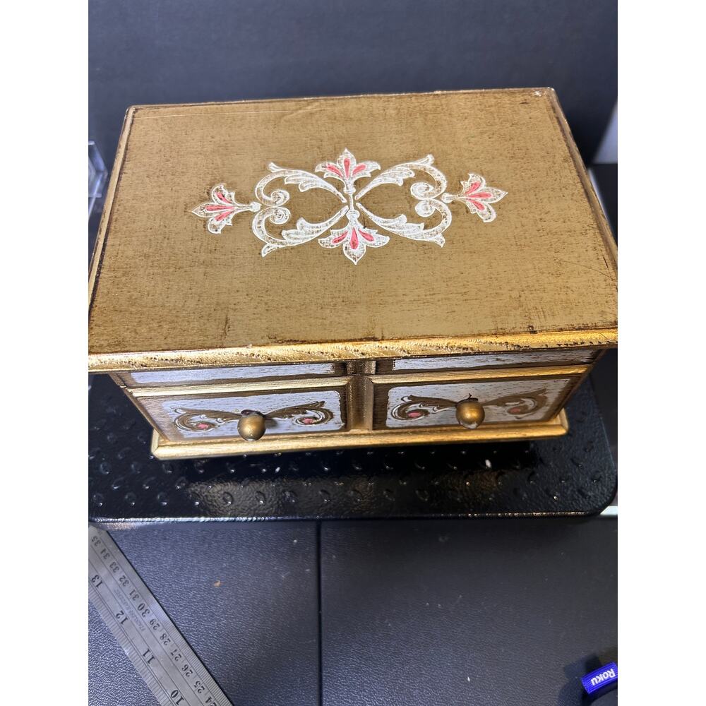 Florentine-style gold gilt wooden jewelry box - Picture 3 of 7